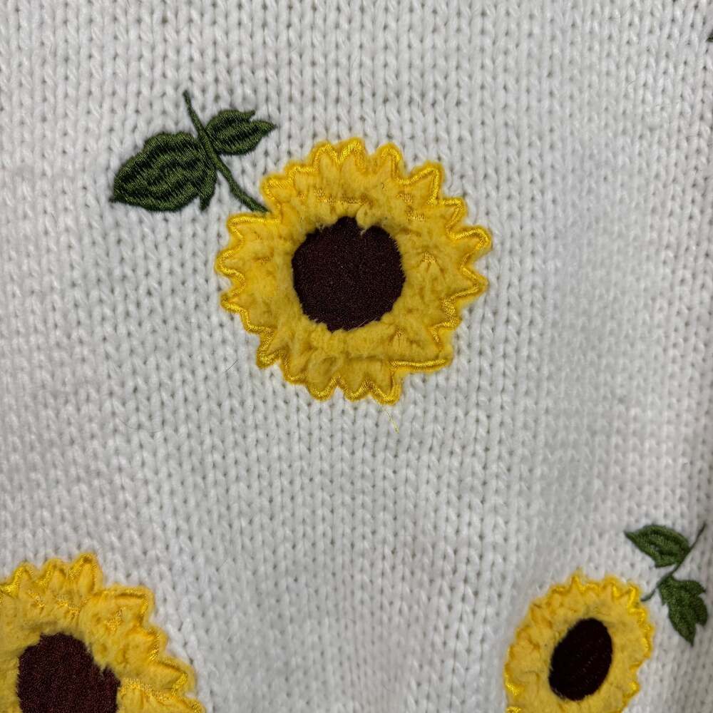 Forever 21 Sunflower Embroidered Sweater Size Large - Picture 2 of 5